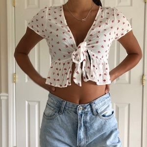 BRANDY MELVILLE floral tie shirt